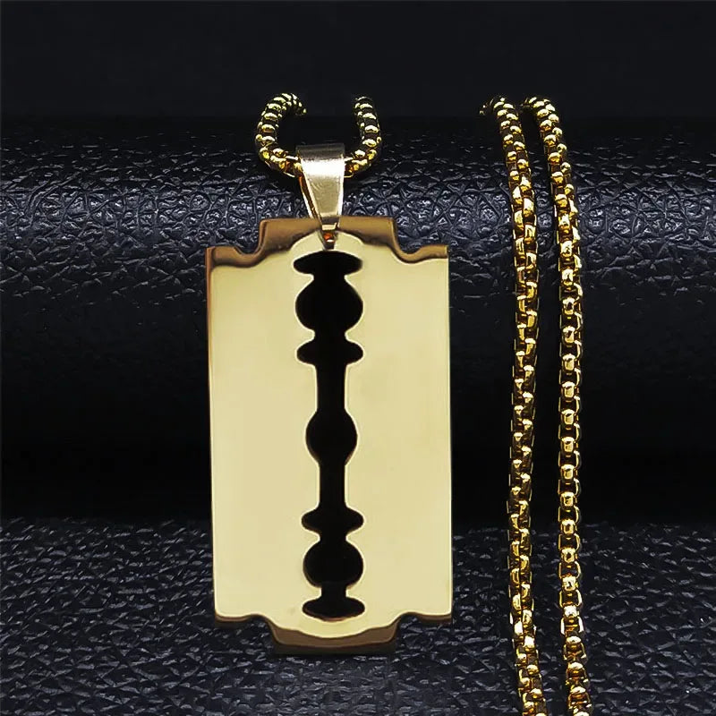 SWAROVSKI : collier pendentif médaillon plaqué or, neuf avec références dans sa boîte SWAROVSKI : collier pendentif médaillon plaqué or, neuf avec références dans sa boîte